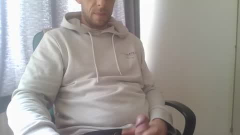 Snapshot of ricooo465 chatting on 02/14/26, 12:13 ricooo465 online show from 02/14/26, 12:13