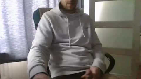 Snapshot of ricooo465 chatting on 02/15/26, 01:31 ricooo465 online show from 02/15/26, 01:31