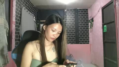 Snapshot of ride_me_angel chatting on 10/20/25, 12:38 ride_me_angel online show from 10/20/25, 12:38