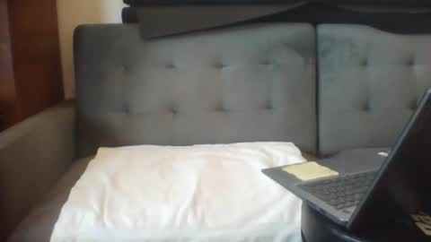 Snapshot of ridemehigh1 chatting on 10/22/25, 06:18 ridemehigh1 online show from 10/22/25, 06:18