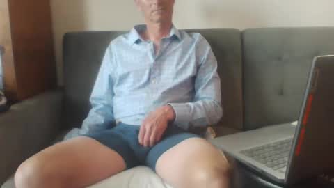 Snapshot of ridemehigh1 chatting on 02/02/26, 03:44 ridemehigh1 online show from 02/02/26, 03:44