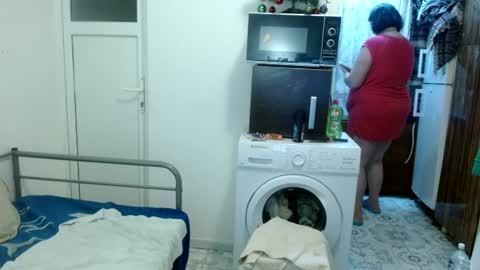 Snapshot of ridemerafsuzana chatting on 12/14/24, 04:42 Ridemeraf online show from 12/14/24, 04:42