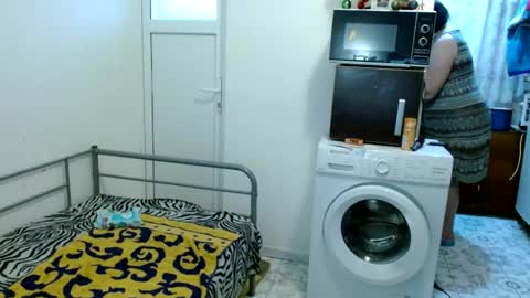 Snapshot of ridemerafsuzana chatting on 12/20/24, 10:05 Ridemeraf online show from 12/20/24, 10:05