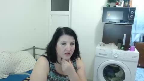 Snapshot of ridemerafsuzana chatting on 02/19/25, 08:31 Ridemeraf online show from 02/19/25, 08:31