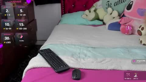 RIHANA online show from 11/25/25, 11:27