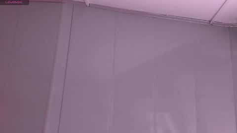 Rihanna hotx online show from 09/11/25, 04:23