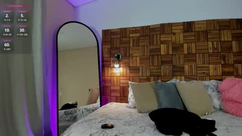 Sara online show from 11/28/25, 10:29