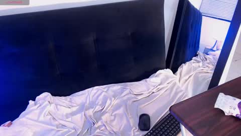 RIHONNA online show from 09/19/25, 02:29