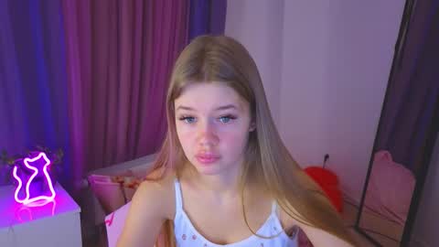 Snapshot of riinaaa chatting on 02/17/26, 09:54 Rina online show from 02/17/26, 09:54