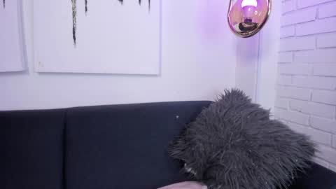 Snapshot of riley_reid_19 chatting on 12/18/24, 06:43 kamila online show from 12/18/24, 06:43