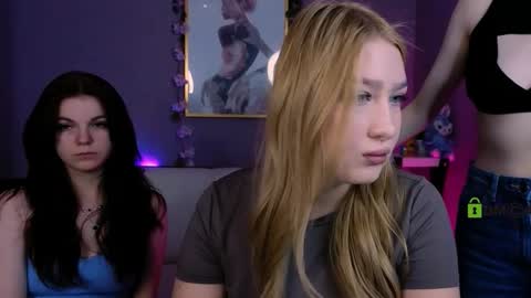 Snapshot of riley_sanders chatting on 02/01/26, 08:29 Meow online show from 02/01/26, 08:29