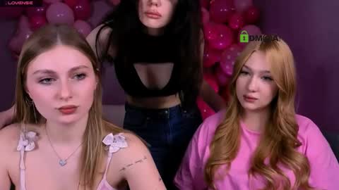 Snapshot of riley_sanders chatting on 02/11/26, 08:36 Meow online show from 02/11/26, 08:36