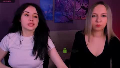 Snapshot of riley_sanders chatting on 03/01/26, 08:11 Meow online show from 03/01/26, 08:11