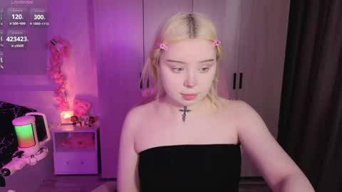 Snapshot of riley_vice chatting on 06/06/26, 06:29 Sofia online show from 06/06/26, 06:29