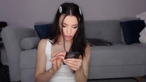 Snapshot of rileyeve chatting on 12/04/25, 03:05 RileyEve online show from 12/04/25, 03:05