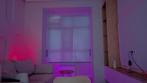 rileymee online show from 09/19/25, 12:17