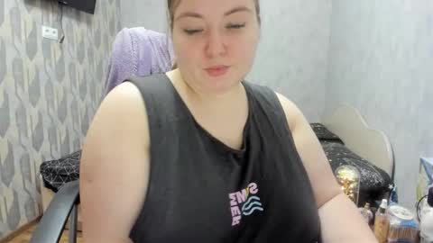 Snapshot of rina16 chatting on 12/19/25, 02:02 rina16 online show from 12/19/25, 02:02