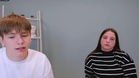 Snapshot of rina_glow chatting on 11/20/25, 12:05 Rina online show from 11/20/25, 12:05