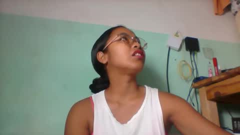 Snapshot of rinah856024 chatting on 05/13/26, 06:44 rinah856024 online show from 05/13/26, 06:44