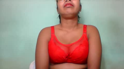 Snapshot of rinah856024 chatting on 05/23/26, 05:12 rinah856024 online show from 05/23/26, 05:12