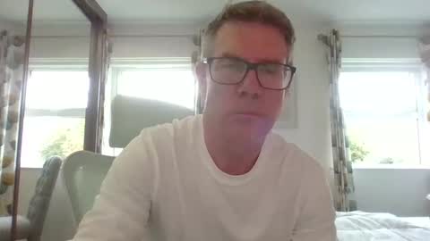 Rob online show from 09/29/25, 04:23