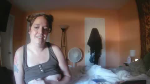 Snapshot of rinn789 chatting on 10/11/25, 02:04 rinn789 online show from 10/11/25, 02:04