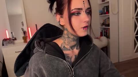 Snapshot of ripper_66 chatting on 11/09/25, 11:41 DianaBrite fansl y online show from 11/09/25, 11:41