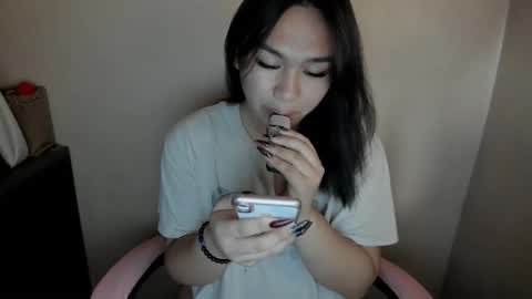 Snapshot of riri_bowa chatting on 05/11/26, 03:01 RIRI online show from 05/11/26, 03:01