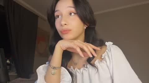 Snapshot of riricaa chatting on 04/06/26, 10:33 riricaa online show from 04/06/26, 10:33