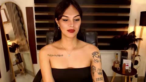 riri online show from 11/22/25, 07:51