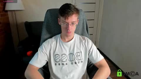 Snapshot of rishu_ chatting on 11/02/25, 10:39 VAnitas online show from 11/02/25, 10:39