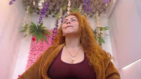 Snapshot of risitos_de_oro_ chatting on 06/15/26, 06:21 Risitos De Oro online show from 06/15/26, 06:21