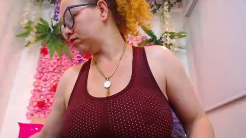 Snapshot of risitos_de_oro_ chatting on 06/29/26, 10:10 Risitos De Oro online show from 06/29/26, 10:10