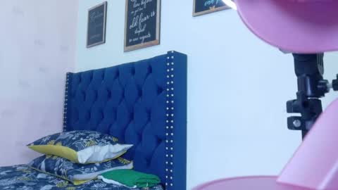 Snapshot of rizantella chatting on 02/14/26, 02:30 rizantella online show from 02/14/26, 02:30