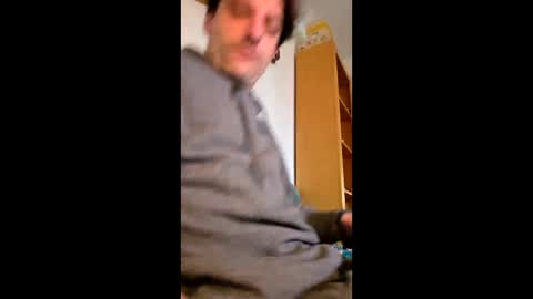 Snapshot of rizzo1980682473 chatting on 05/05/26, 12:24 rizzo1980682473 online show from 05/05/26, 12:24