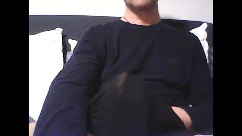 Snapshot of rjppn548604 chatting on 12/18/25, 01:22 Wednesday morning online show from 12/18/25, 01:22