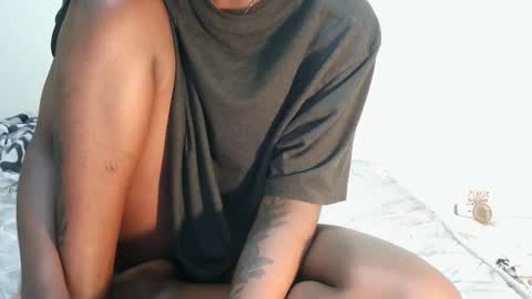 Snapshot of rlessing2 chatting on 11/10/25, 06:40 rlessing2 online show from 11/10/25, 06:40