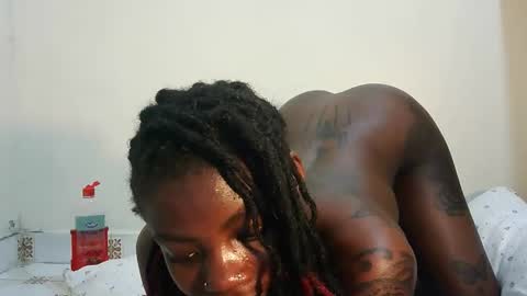 Snapshot of rlessing2 chatting on 03/08/26, 02:04 rlessing2 online show from 03/08/26, 02:04