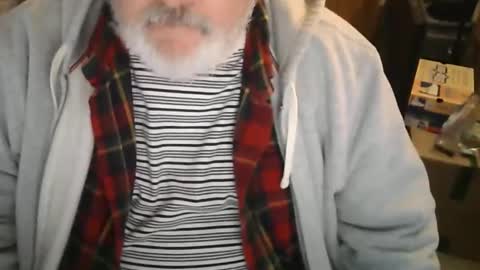 Snapshot of rndmronnie chatting on 12/03/24, 09:45 Ron Rodan online show from 12/03/24, 09:45