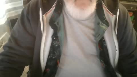 Snapshot of rndmronnie chatting on 01/24/25, 08:11 Ron Rodan online show from 01/24/25, 08:11