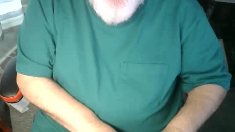 Snapshot of rndmronnie chatting on 10/06/25, 05:32 Ron Rodan online show from 10/06/25, 05:32