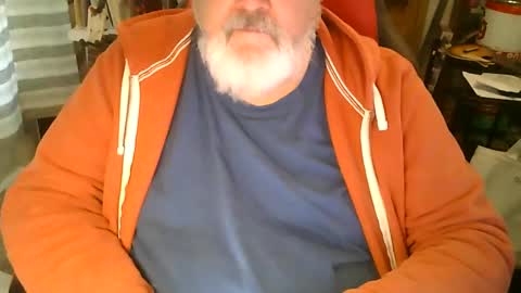 Snapshot of rndmronnie chatting on 10/20/25, 07:25 Ron Rodan online show from 10/20/25, 07:25