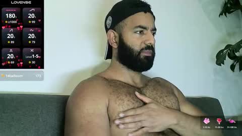 SebasRoa online show from 11/21/25, 04:16