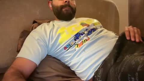 Snapshot of roamexotic00 chatting on 11/25/25, 01:05 roamexotic00 online show from 11/25/25, 01:05