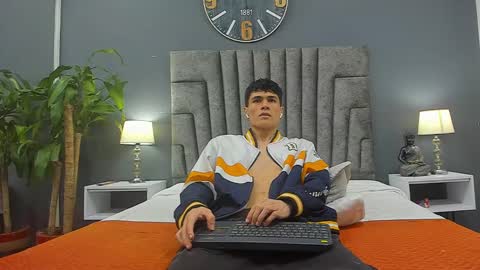 Snapshot of roan_birkin chatting on 02/22/25, 07:36 Roan Birkin online show from 02/22/25, 07:36