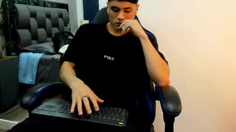 Roan Birkin online show from 11/09/25, 07:45