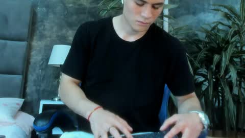 Roan Birkin online show from 05/11/26, 07:55