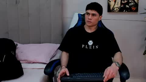 Roan Birkin online show from 06/14/26, 07:27