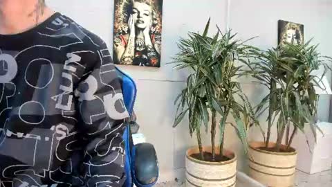 Roan Birkin online show from 06/25/26, 07:29