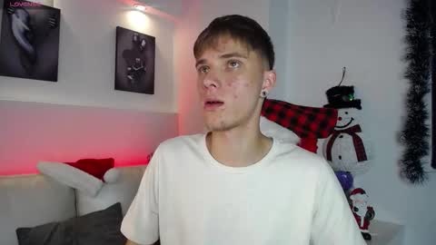 Snapshot of robbinblaze chatting on 12/14/25, 05:35 Robbin online show from 12/14/25, 05:35